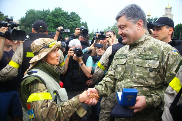 Президент Украины посетил Славянск Президент Украины посетил Славянск