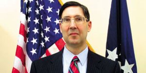 бывший посол США на Украине Джон Хербст бывший посол США на Украине Джон Хербст