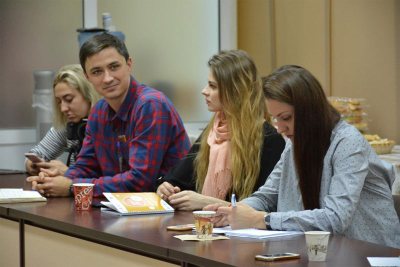 встреча активной молодежи Мариуполя - участников программы «Skills_Lab: собственное дело» встреча активной молодежи Мариуполя - участников программы «Skills_Lab: собственное дело»