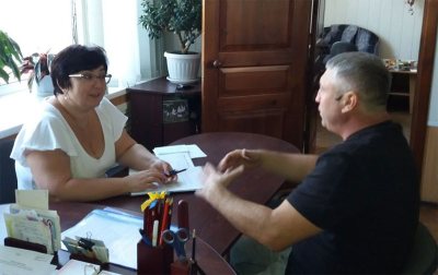 Заместитель директора ДОСЗ консультировала жителей Лимана Заместитель директора ДОСЗ консультировала жителей Лимана